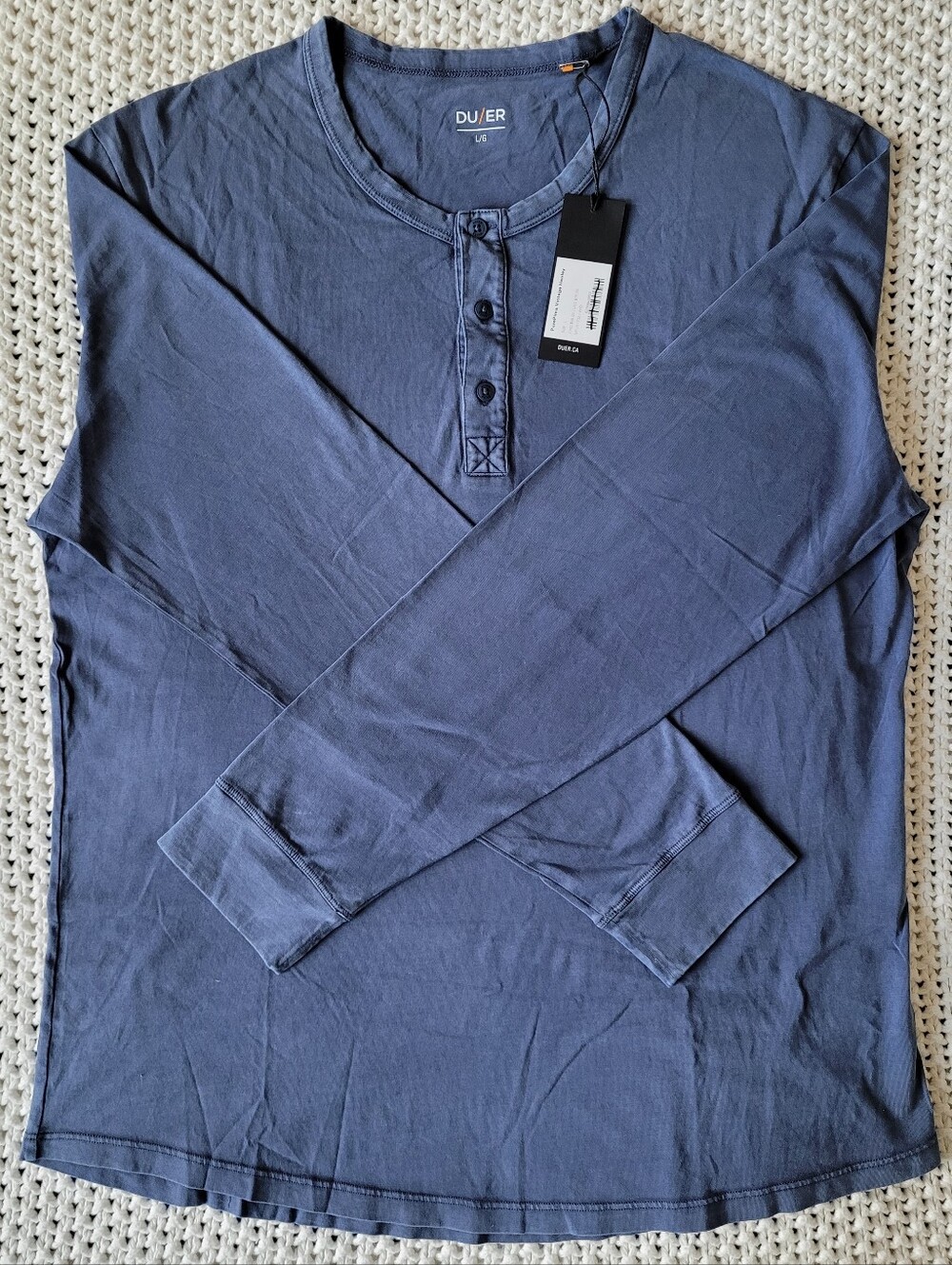 NWT DU/ER Men's 100% Cotton PurePima Vintage Henley In Washed Indigo Blue